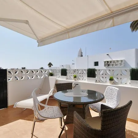 Naila * Πουέρτο Ντελ Κάρμεν