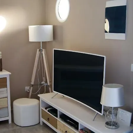 Naila Apartment *