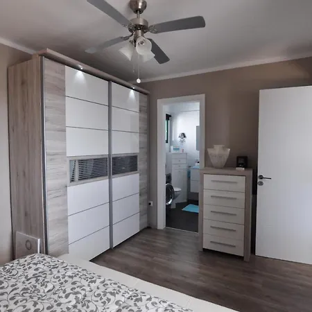 公寓 Naila 卡门港