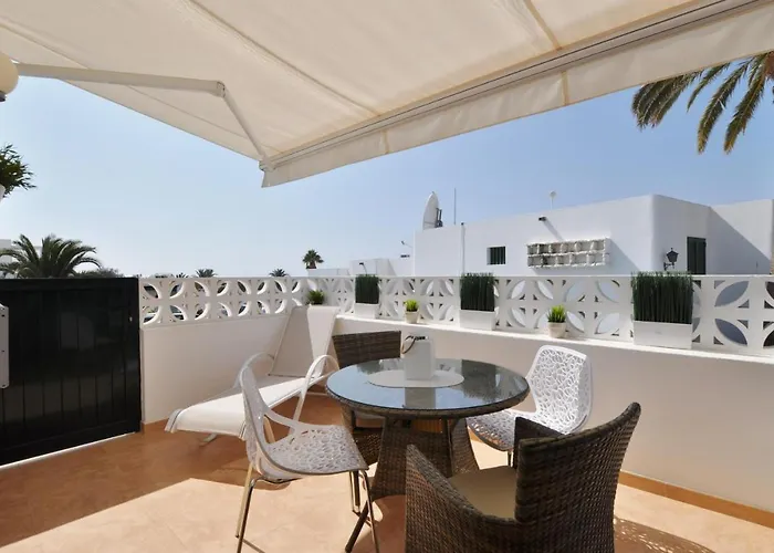 Naila * Puerto del Carmen (Lanzarote)